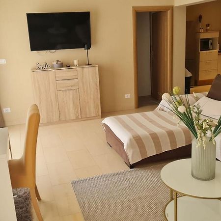 Apartments Beach Dream Mimice Eksteriør bilde