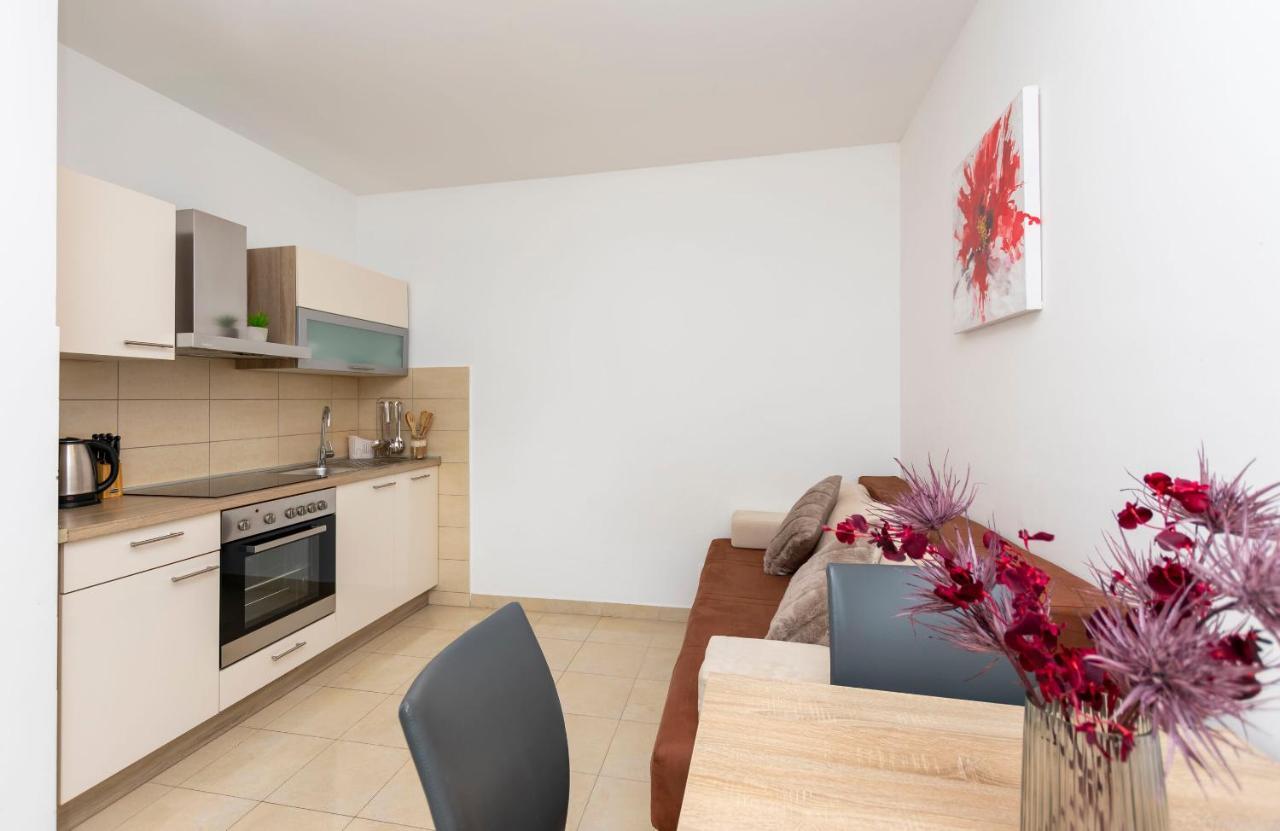 Apartments Beach Dream Mimice Eksteriør bilde