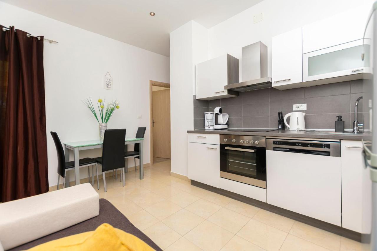 Apartments Beach Dream Mimice Eksteriør bilde